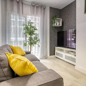 Apartment Cozy Main Square And Beachfront 3-bedrooms, Los Cristianos (Tenerife)